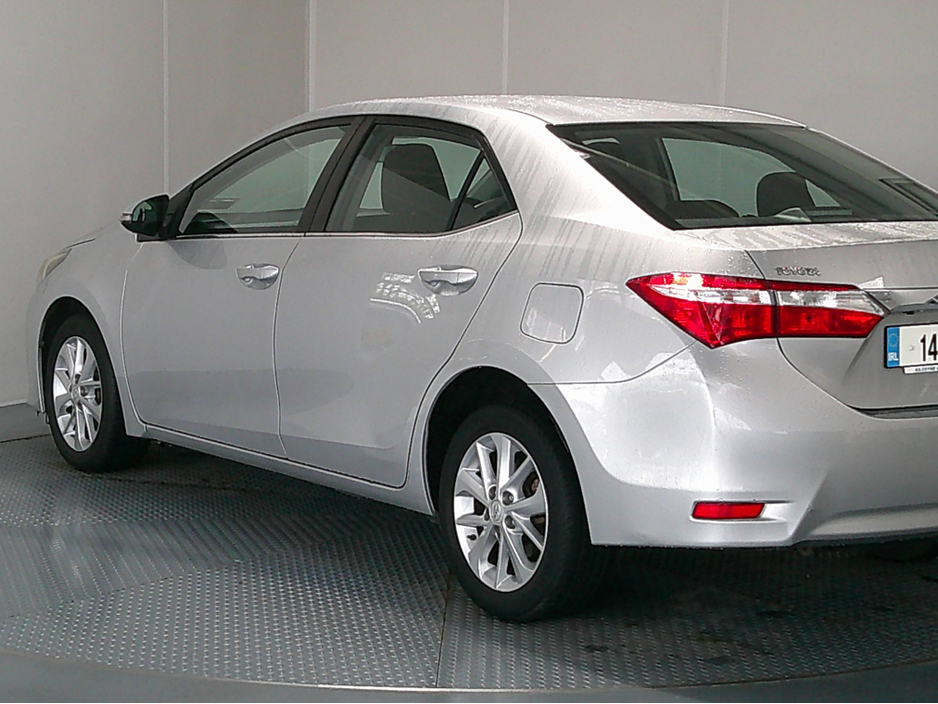 2014 Toyota Corolla - image 10