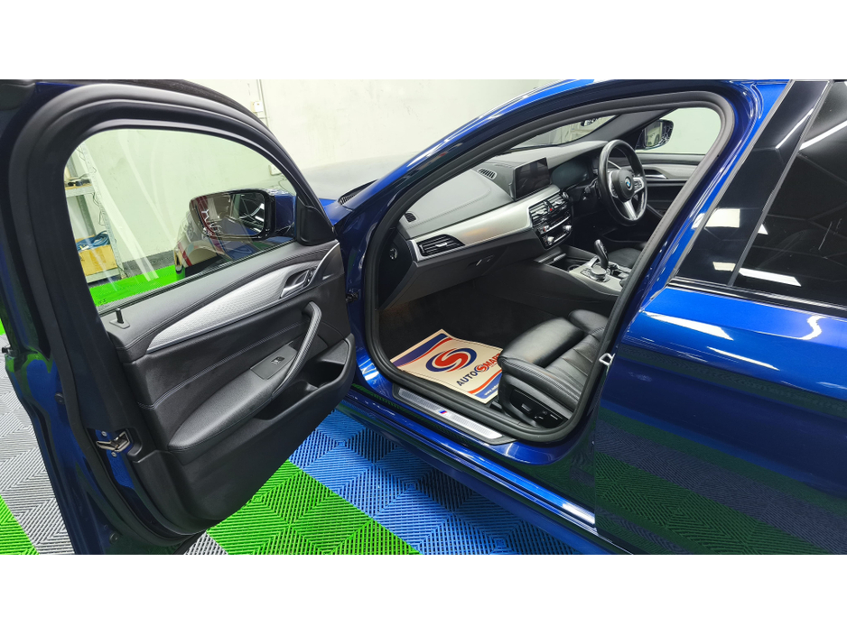 2018 BMW 5 Series - image 18