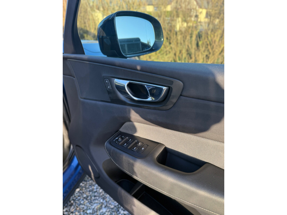 2021 Volvo XC60 - image 20