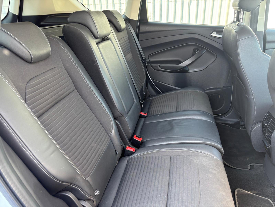 2018 Ford Kuga - image 5