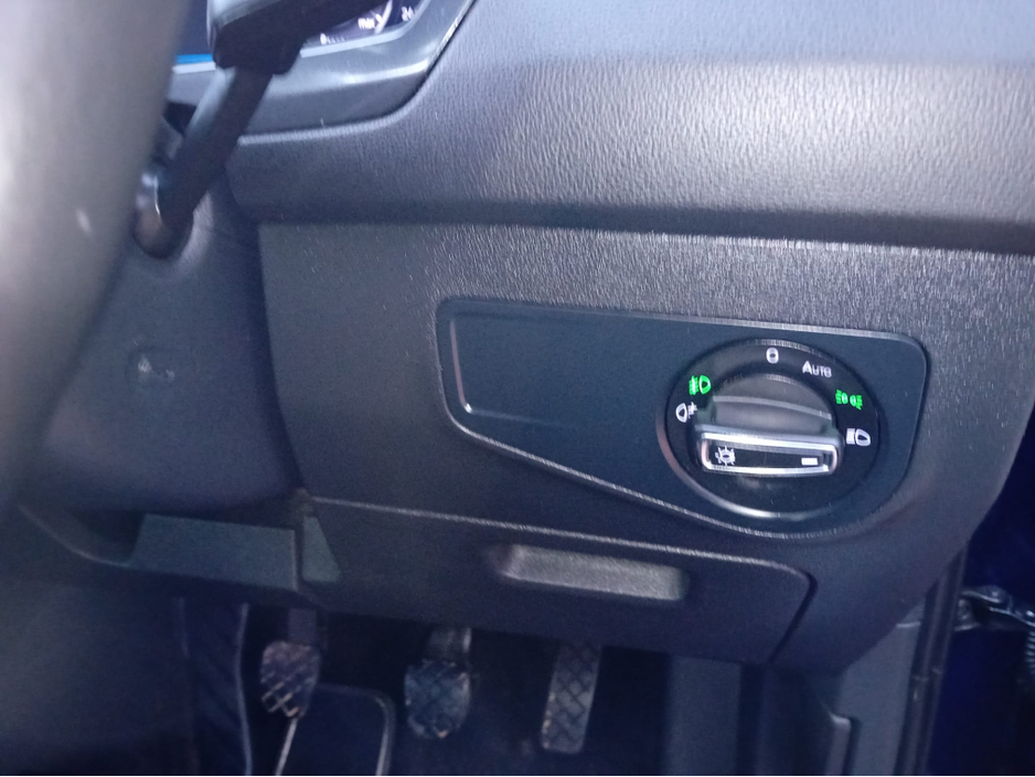 2018 Volkswagen Tiguan - image 27