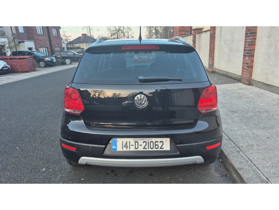 2014 Volkswagen Polo - image 4