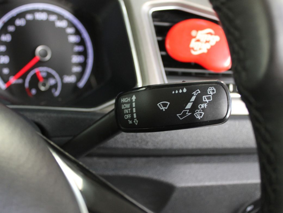 2021 Volkswagen T-Roc Design 2.0 TDI M6F 115HP 5DR €24,999