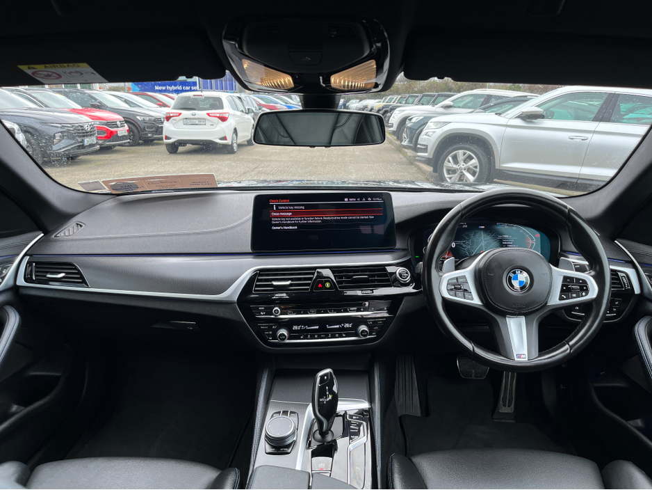 2022 BMW 5 Series - image 13