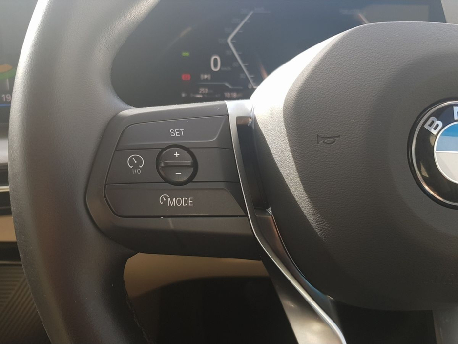 2023 BMW X1 - image 15