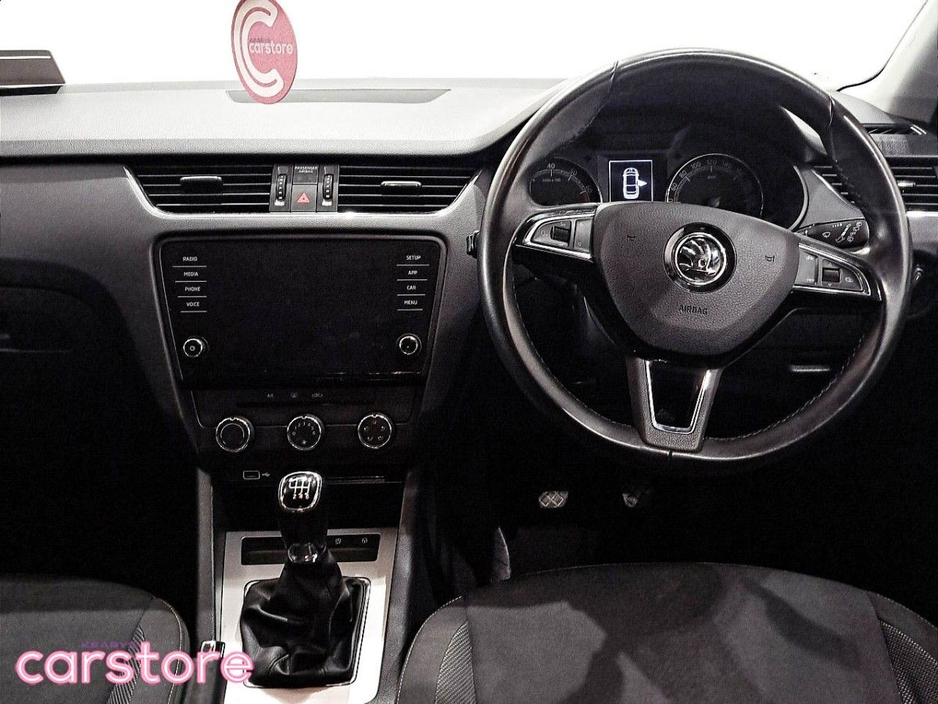 2021 Skoda Octavia - image 14