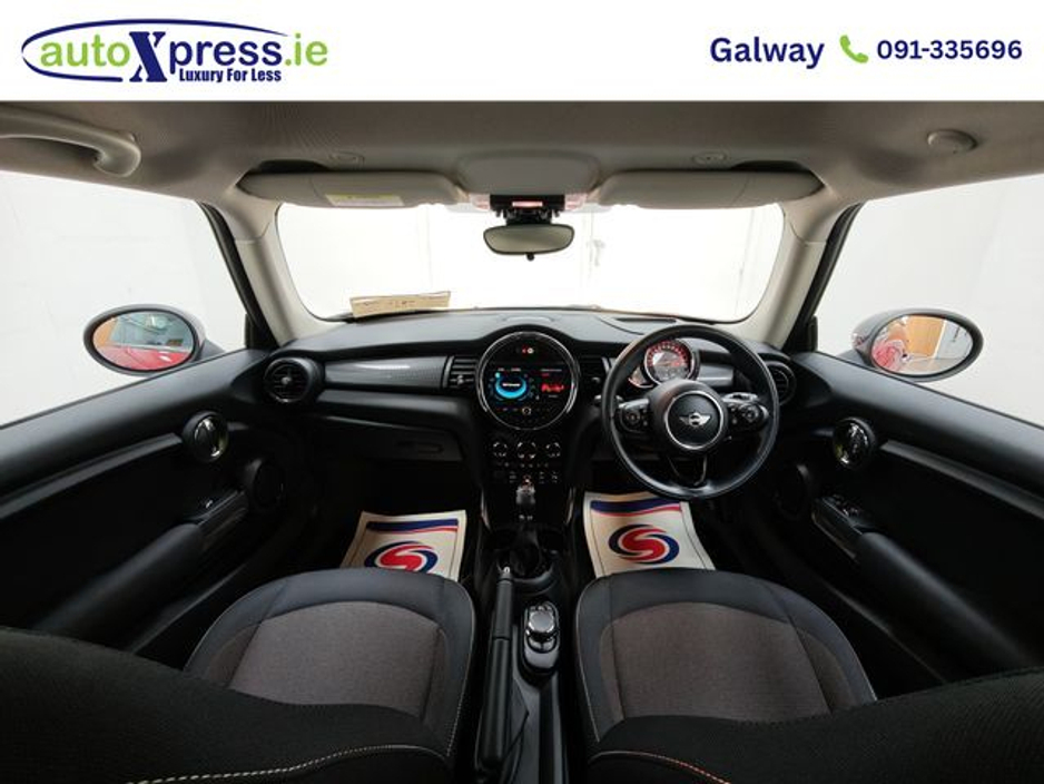 2017 MINI Cooper D - image 2