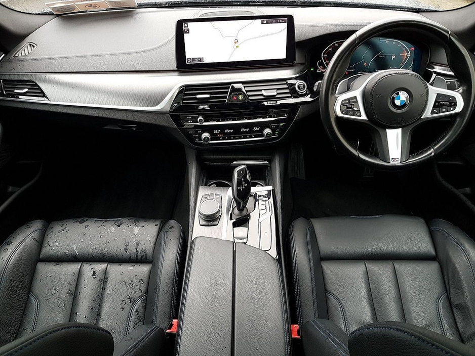 2021 BMW 5 Series - image 4
