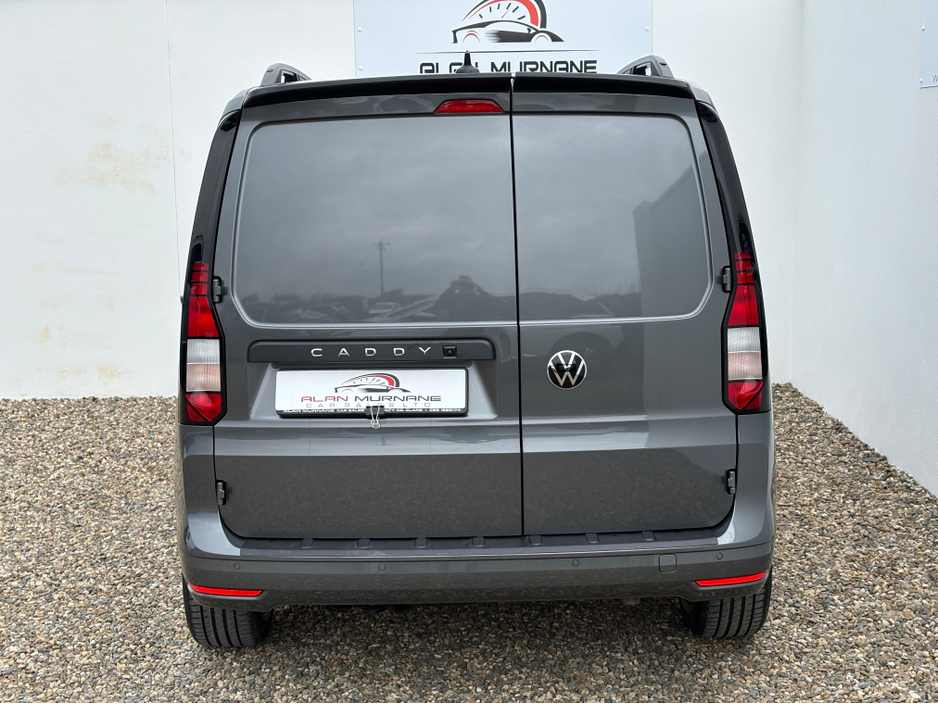 2025 Volkswagen Caddy - image 13
