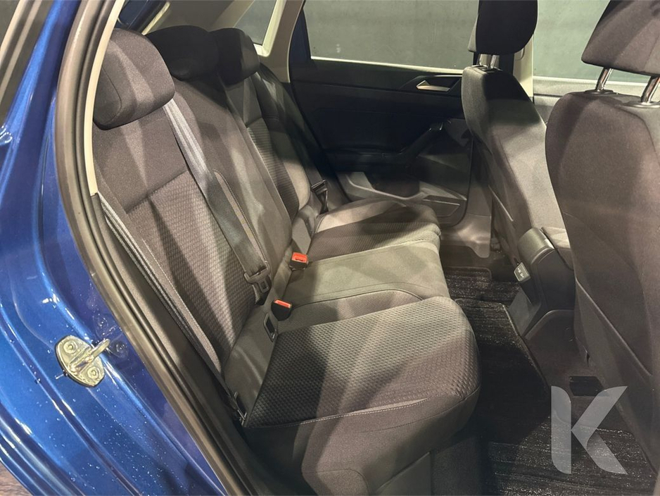 2022 Volkswagen Polo - image 13