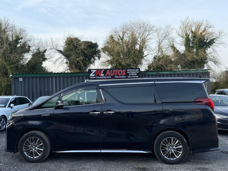 2021 Toyota Alphard - image 4