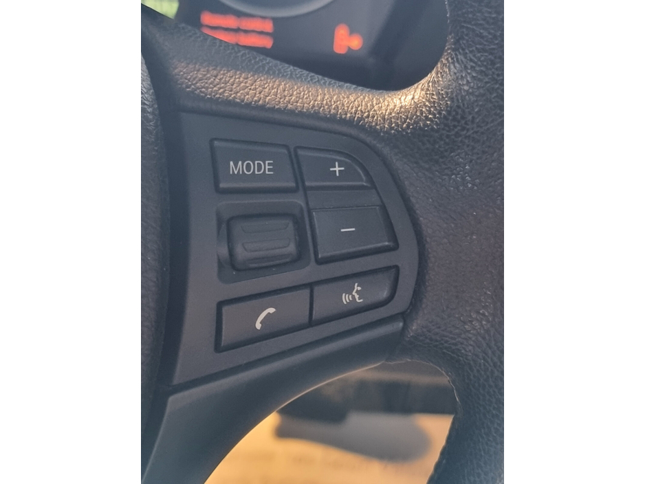 2015 BMW 1 Series - image 18