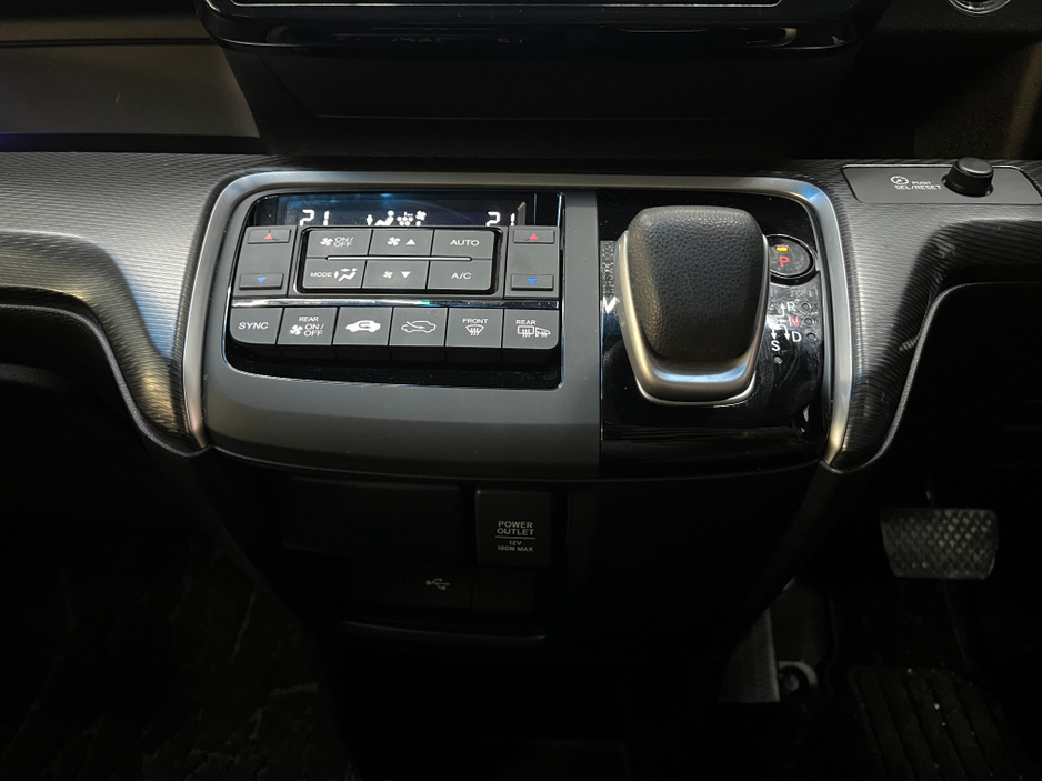 2018 Honda Stepwagon €24950 2018 HONDA STEPWAGON SPADA G HYBRID SENSING 7 SEATS 2.0 AUTOMATIC / CRUISE CONTROL / REVERSE CAMERA / ELECTRIC DOORS €24,950