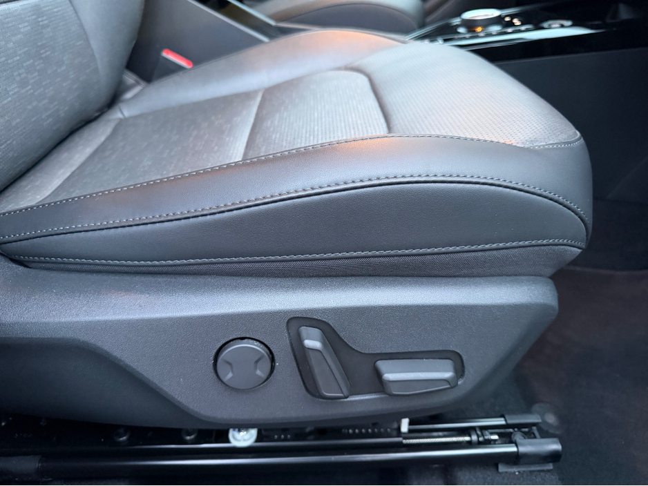2024 Kia Niro - image 13