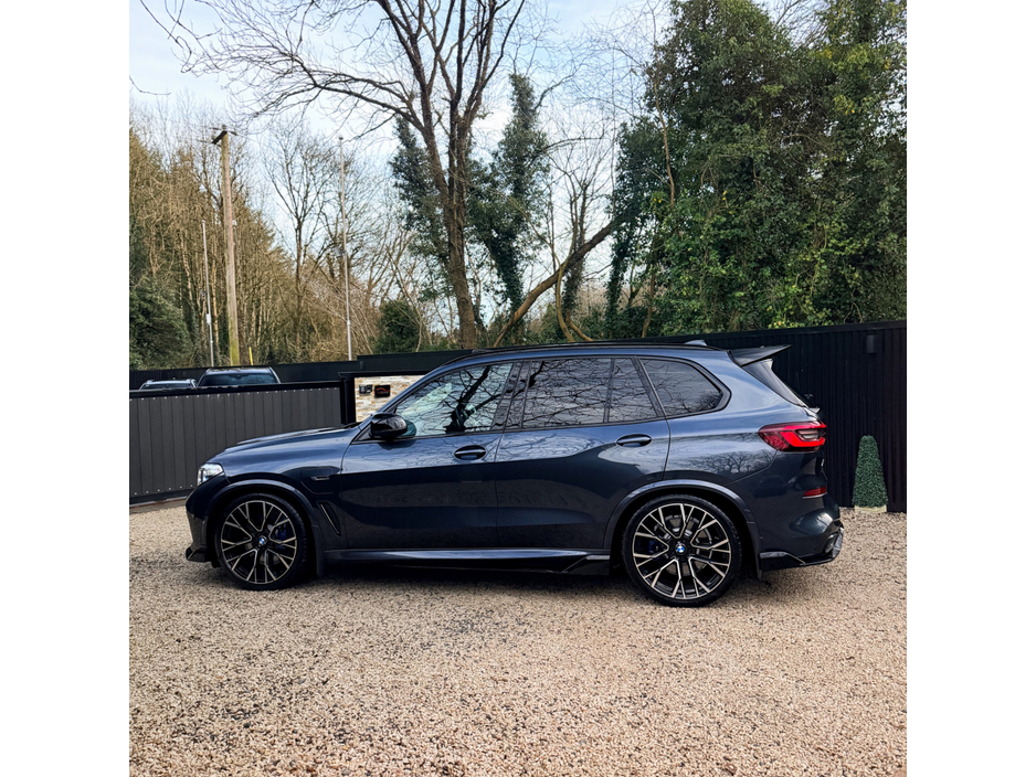 2022 BMW X5 - image 8