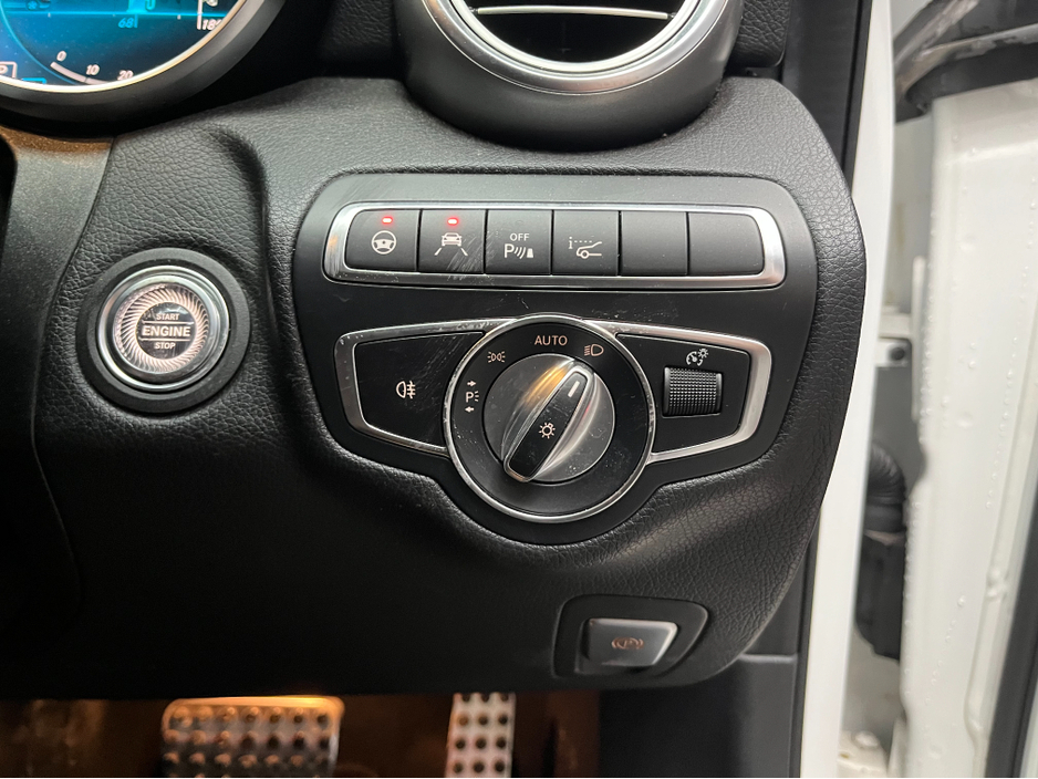 2020 Mercedes-Benz C Class €29950 2020 MERCEDES-BENZ C220D LAUREUS EDITION 2.0 AUTOMATIC / CRUISE CONTROL / REVERSE CAMERA / ELECTRIC MEMORY & HEATED SEATS / AMBIENT LIGHTS / PADDLE SHIFTERS €29,950