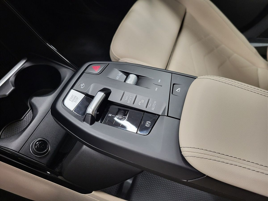 2024 BMW X1 - image 10