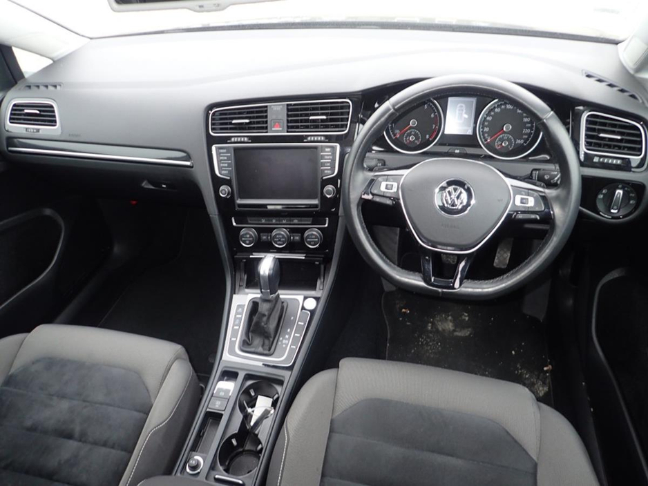 2014 Volkswagen Golf - image 2