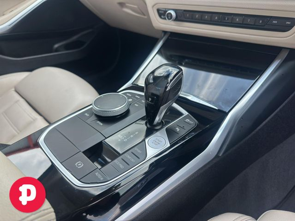 2021 BMW 3 Series - image 7