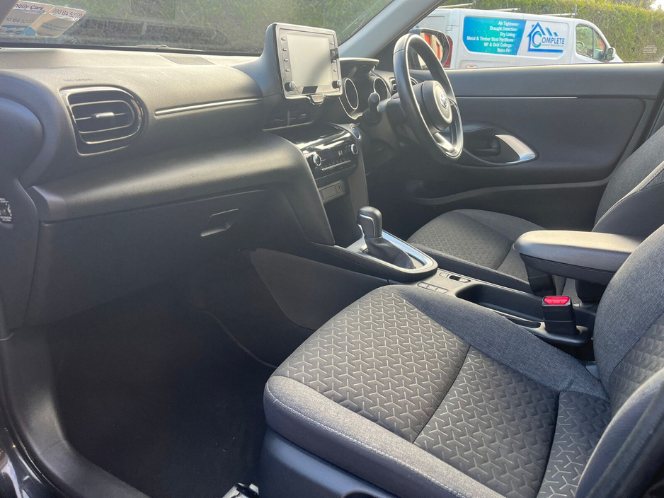 2023 Toyota Yaris Cross 1.5 Hybrid CVT Luna €25,950