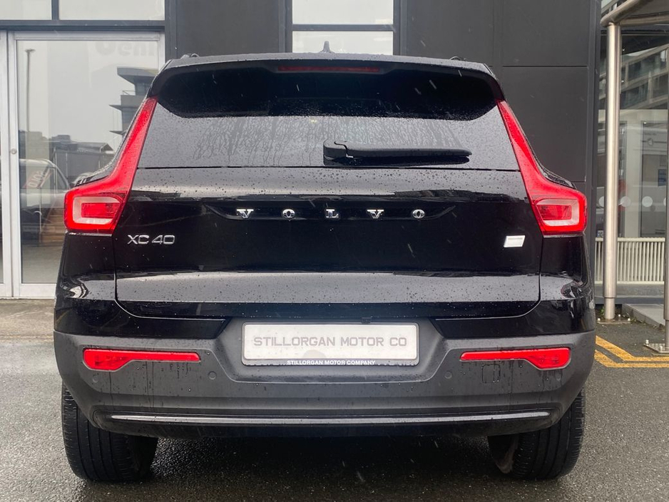 2023 Volvo XC40 - image 6