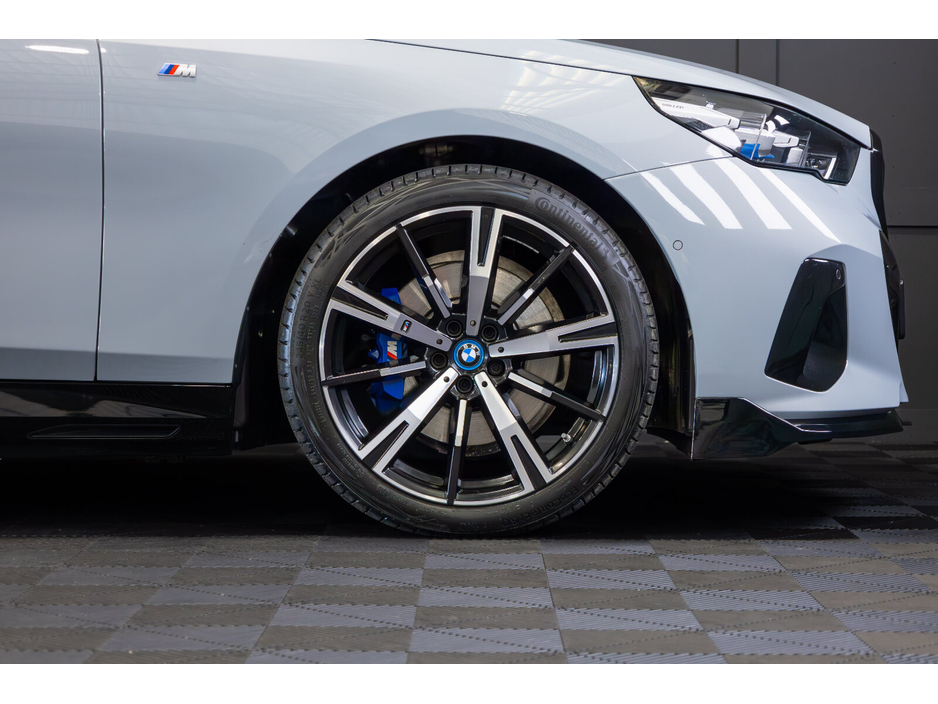 2025 BMW 5 Series 530e M Sport €63,950