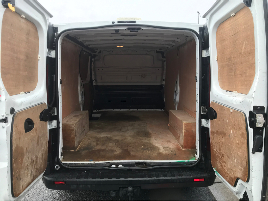 2021 Renault Trafic - image 20