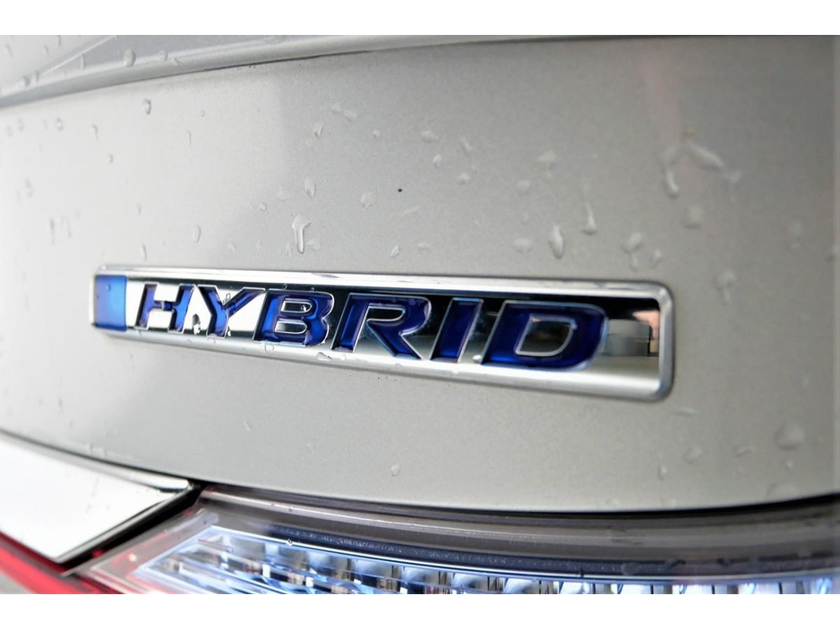 2015 Honda Grace - image 23