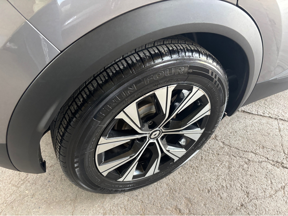 2023 Renault Captur - image 2