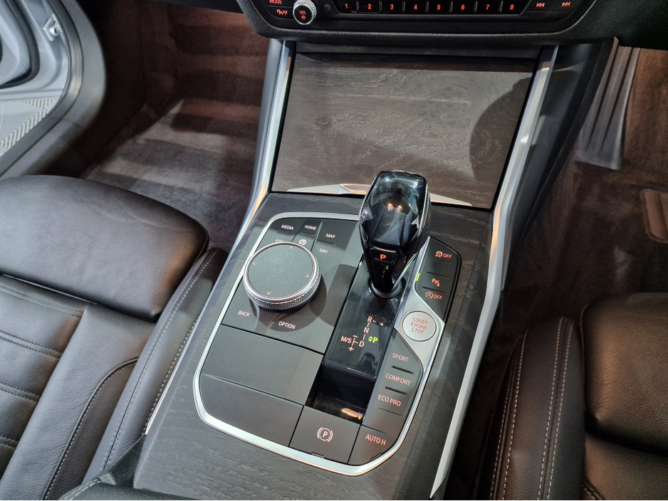 2019 BMW 3 Series 320D G20 SPORT AUTOMATIC **ORIGINAL IRISH CAR / LOW MILEAGE / 18" ALLOYS / APPLE CARPLAY / CRUISE CONTROL / FULL BLACK LEATHER / HEATED SEATS / SAT NAV / REVERSE CAMERA / FULL BMW SERVICE RECORD** €27,900