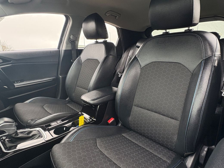 2023 Kia XCeed - image 6