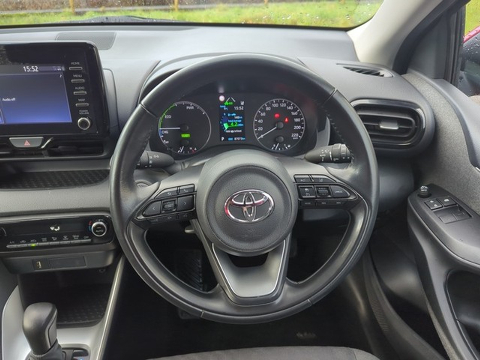 2022 Toyota Yaris FRESH SELECTION OF TRADE-INS YARIS HYBRID LUNA 4DR AUTO €19,500