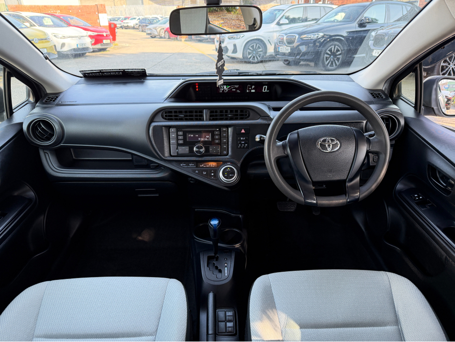 2017 Toyota Aqua - image 24