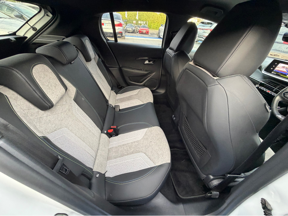 2020 Peugeot 208 - image 29