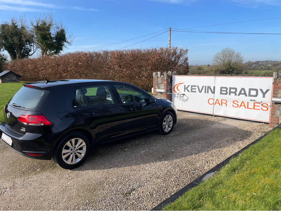 2016 Volkswagen Golf - image 8