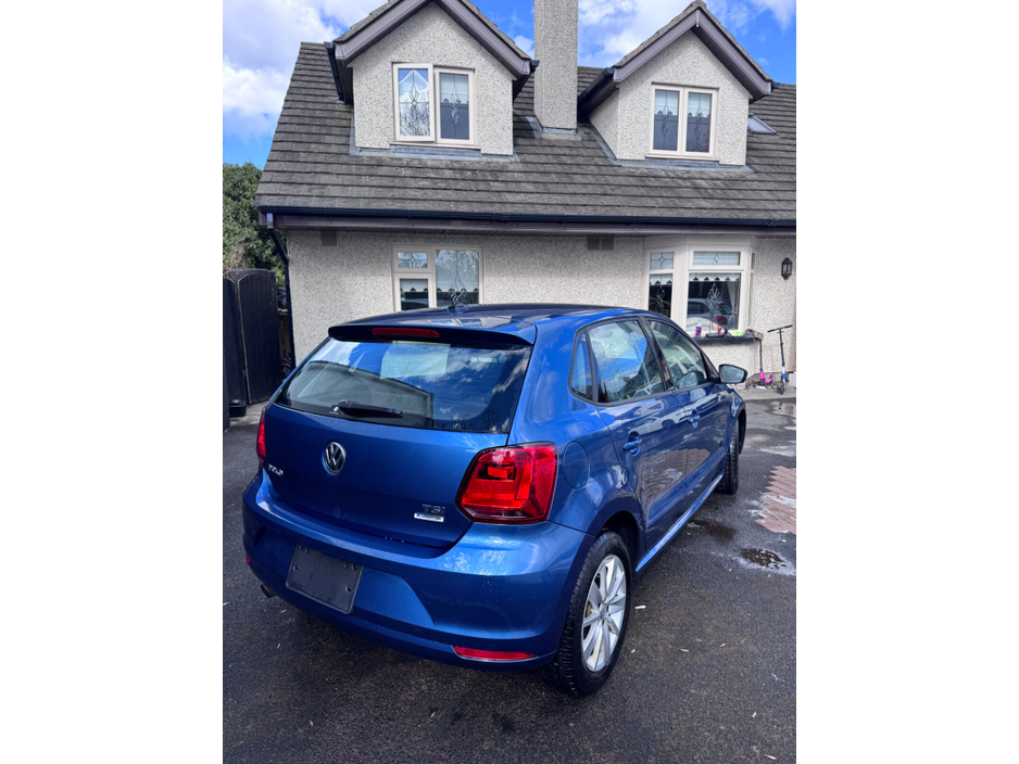 2017 Volkswagen Polo - image 4