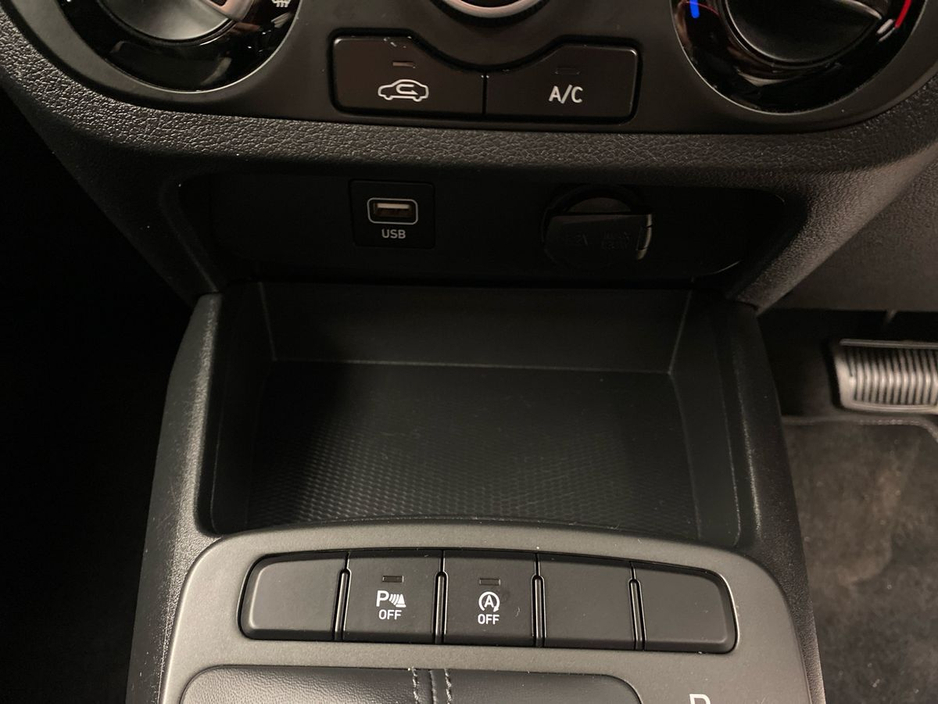 2023 Hyundai i10 - image 15