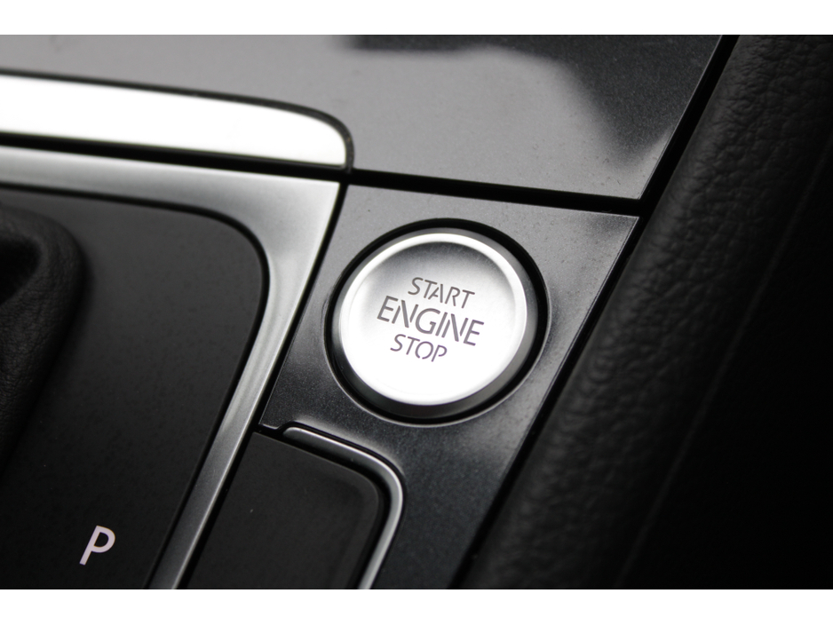 2019 Volkswagen Golf - image 19