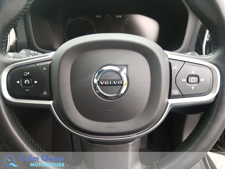 2021 Volvo V60 - image 13