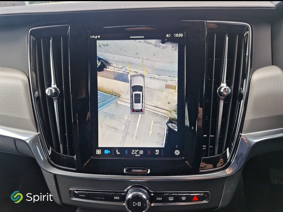 2026 Volvo V90 - image 15