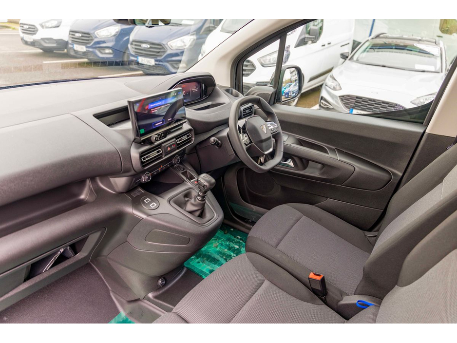 2026 Peugeot Partner - image 18