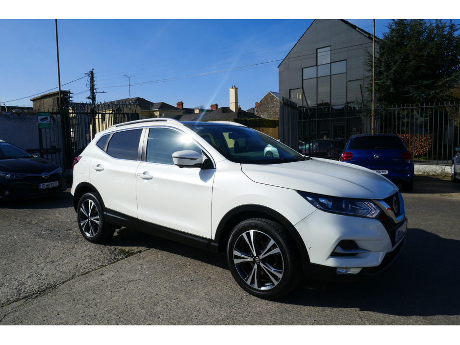 2019 Nissan Qashqai - image 2