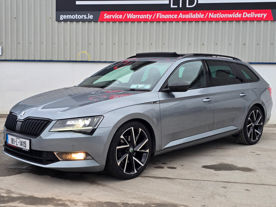 2018 Skoda Superb - image 11