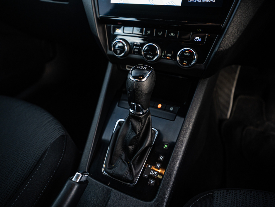 2018 Skoda Octavia - image 24