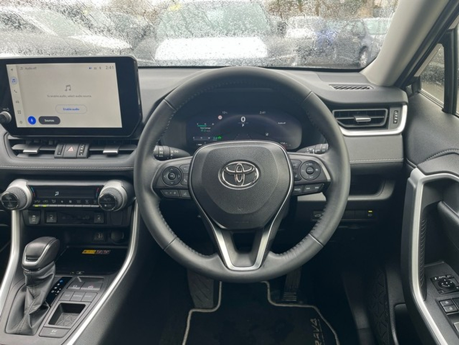 2025 Toyota Rav4 - image 9