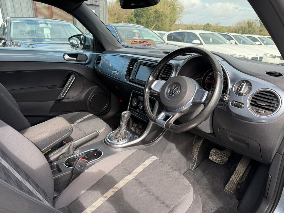 2017 Volkswagen Beetle - image 10