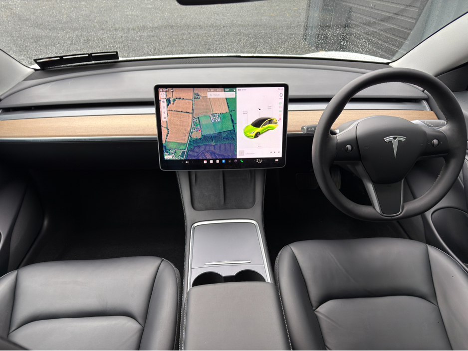 2021 Tesla Model 3 - image 8