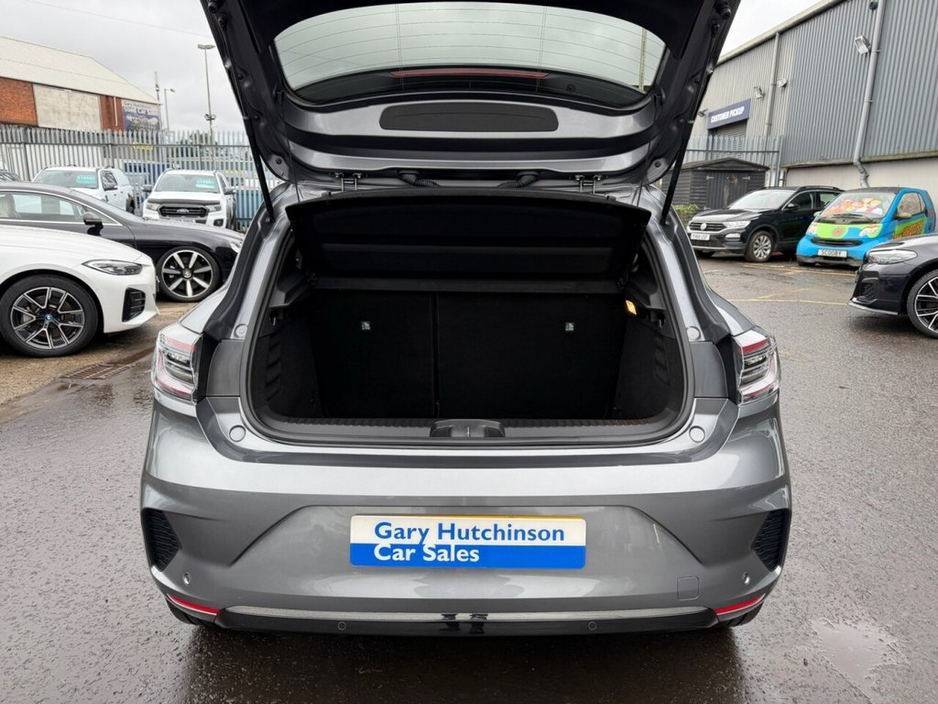 2024 Renault Clio - image 34