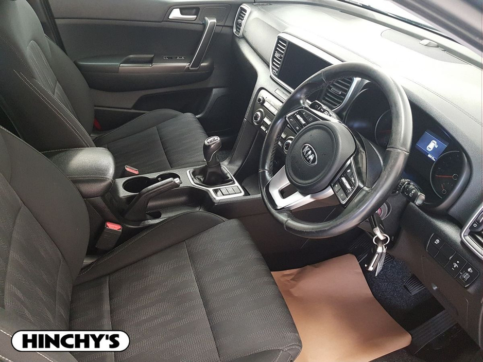 2021 Kia Sportage - image 6