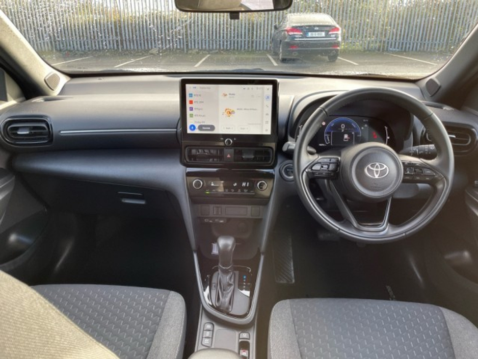 2025 Toyota Yaris Cross - SPECIAL OFFER UNIT - Save EUR 5,300 - LunaSport Monotone - 1.5 Hybrid - Automatic - EUR 180 // Remote Central Locking // Front Electric Windows // Rear Electric Windows // Electric Mirrors // Finger €31,855